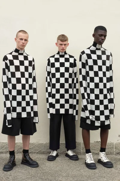 Look 17
